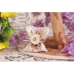 Marguerite sur pochon écru