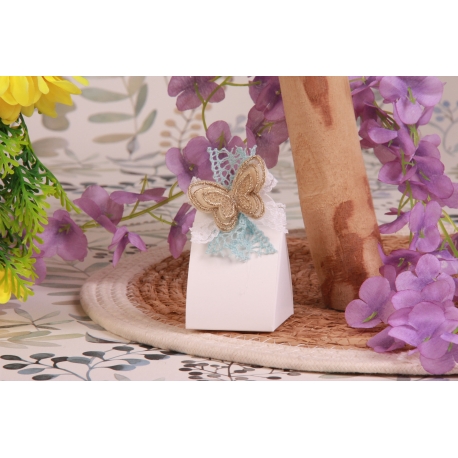 Papillon or sur Iris blanche