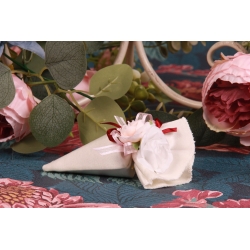 Duo de rose sur cornet écru
