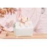 Fleur sur boite dentelle bleue