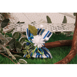 Piquet œillet sur pochon blanc rayé bleu/vert
